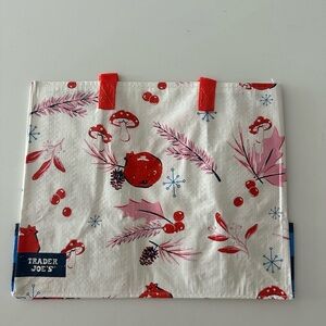 Trader Joe’s Reusable Holiday Gift Bag NWT